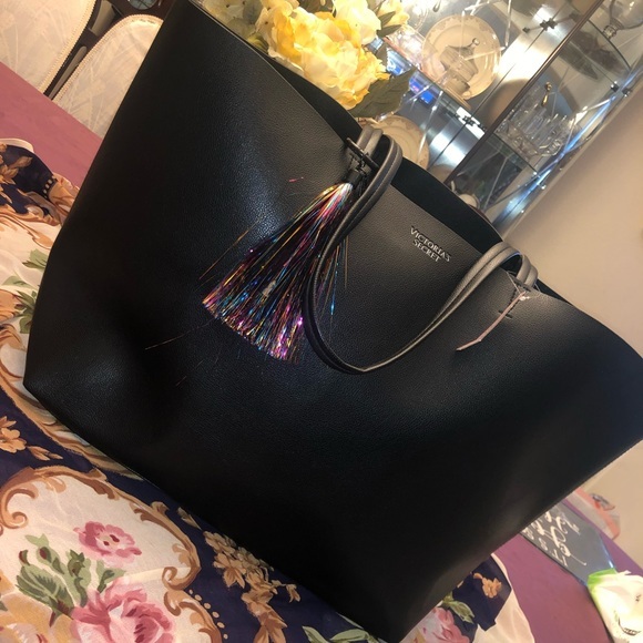 Victoria's Secret Handbags - 💙 NEW VS Tassle Tote Handbag 💙